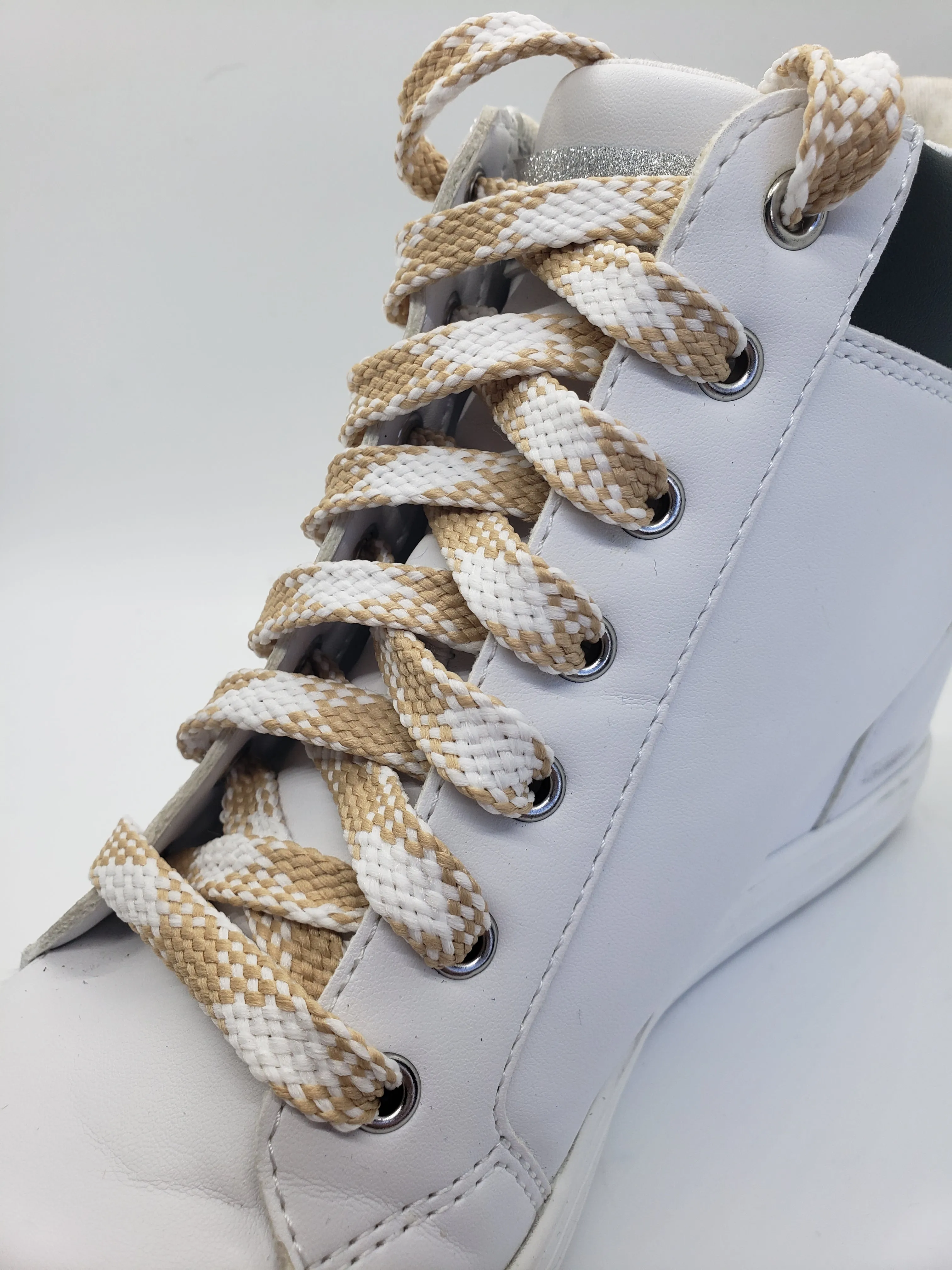 Flat Argyle Shoelaces - Tan and White